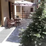 Suite Chalet شقة بونتي دي لينيو